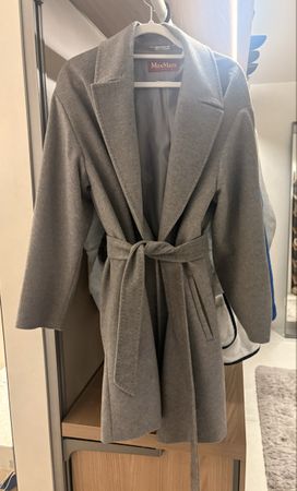 Max Mara Studio Wollmantel – 100 % Schurwolle – NEU