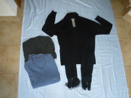 drei Pullover für Damen aus Kaschmir