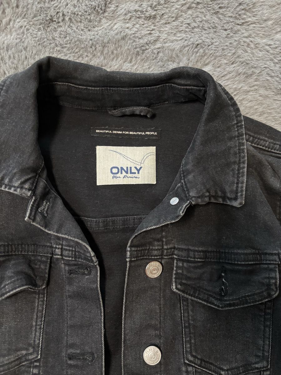 Only Giacche: Stylish black denim jacket, size S – Usato da Wichtrach venduto da Re_Fit 2