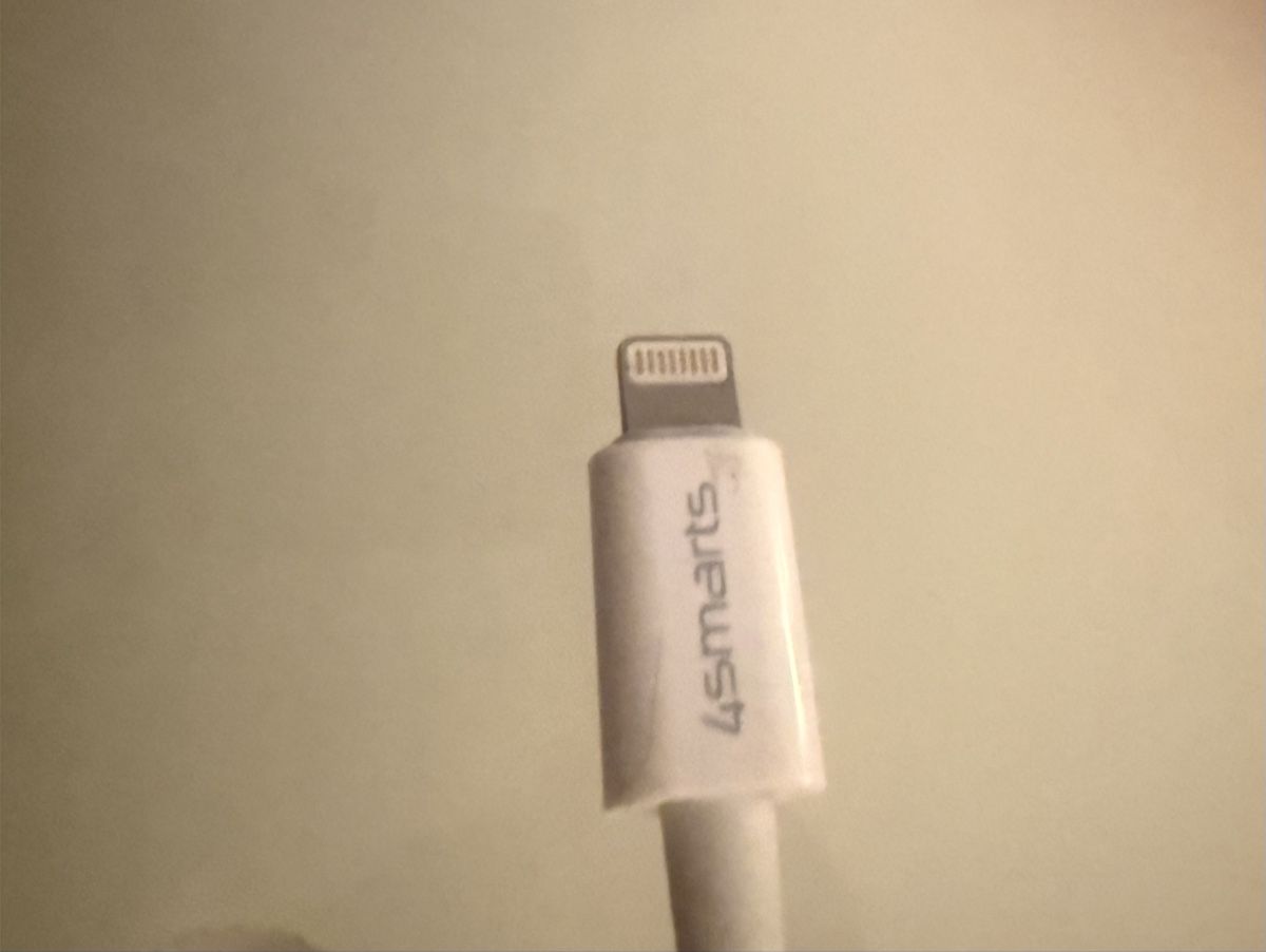 Apple Laufwerke & Adapter: 2in1 Lightning Adapter an Lightning + 3,5 mm Audio Jack – Gebraucht aus Sursee von Betlaze 3