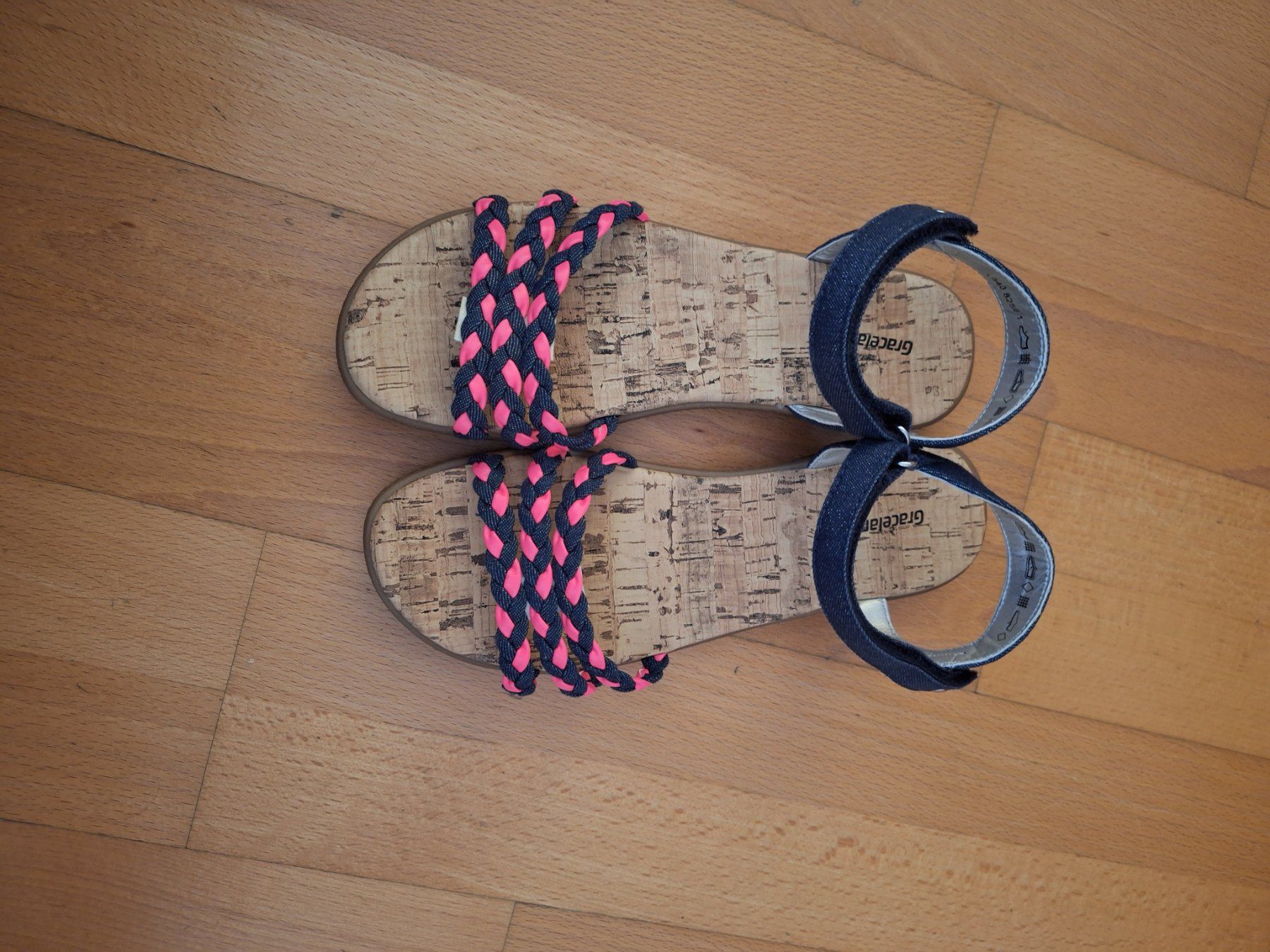 Schuhe für Mädchen: Sandale neu, gr. 35 – Neu und originalverpackt aus Richterswil von zsubaba86