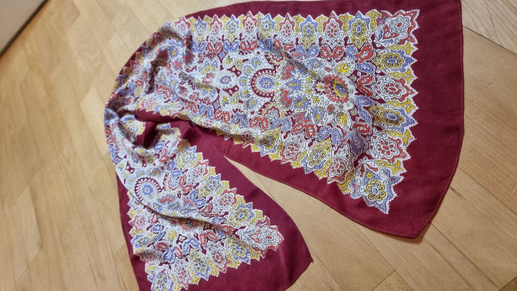 Foulard & Sciarpe: 🌺Foulard 🌺 – Usato da Wald ZH venduto da CapLux 1