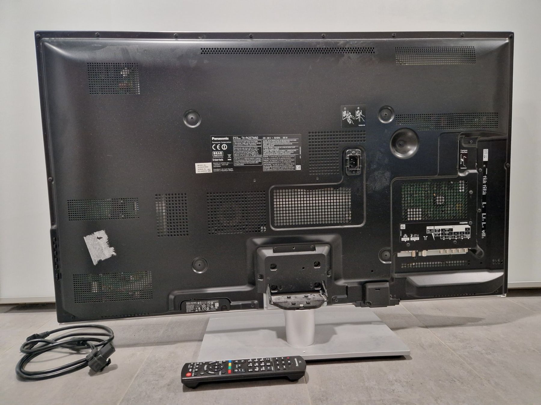 Panasonic Televisori: Panasonic TX-P42STW60 42 Zoll Flatscreen – Usato da Stetten SH venduto da ExtremMIB 2