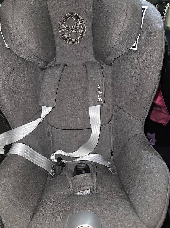 Seggiolini per auto: Cybex Autositz mit Isofix Station – Usato da Hagenbuch ZH venduto da r_buergisser 1