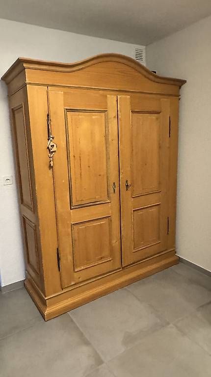 Armadi: Antiker Schrank – Usato da Beringen venduto da Bbuna1