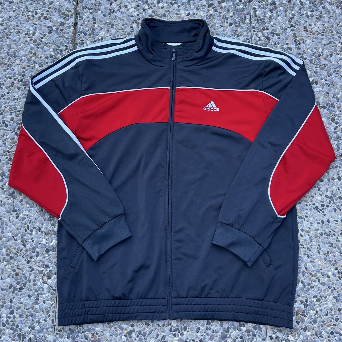 Adidas Vestes: Vintage Adidas Track Jacket – D'occasion à brent par fukusapes