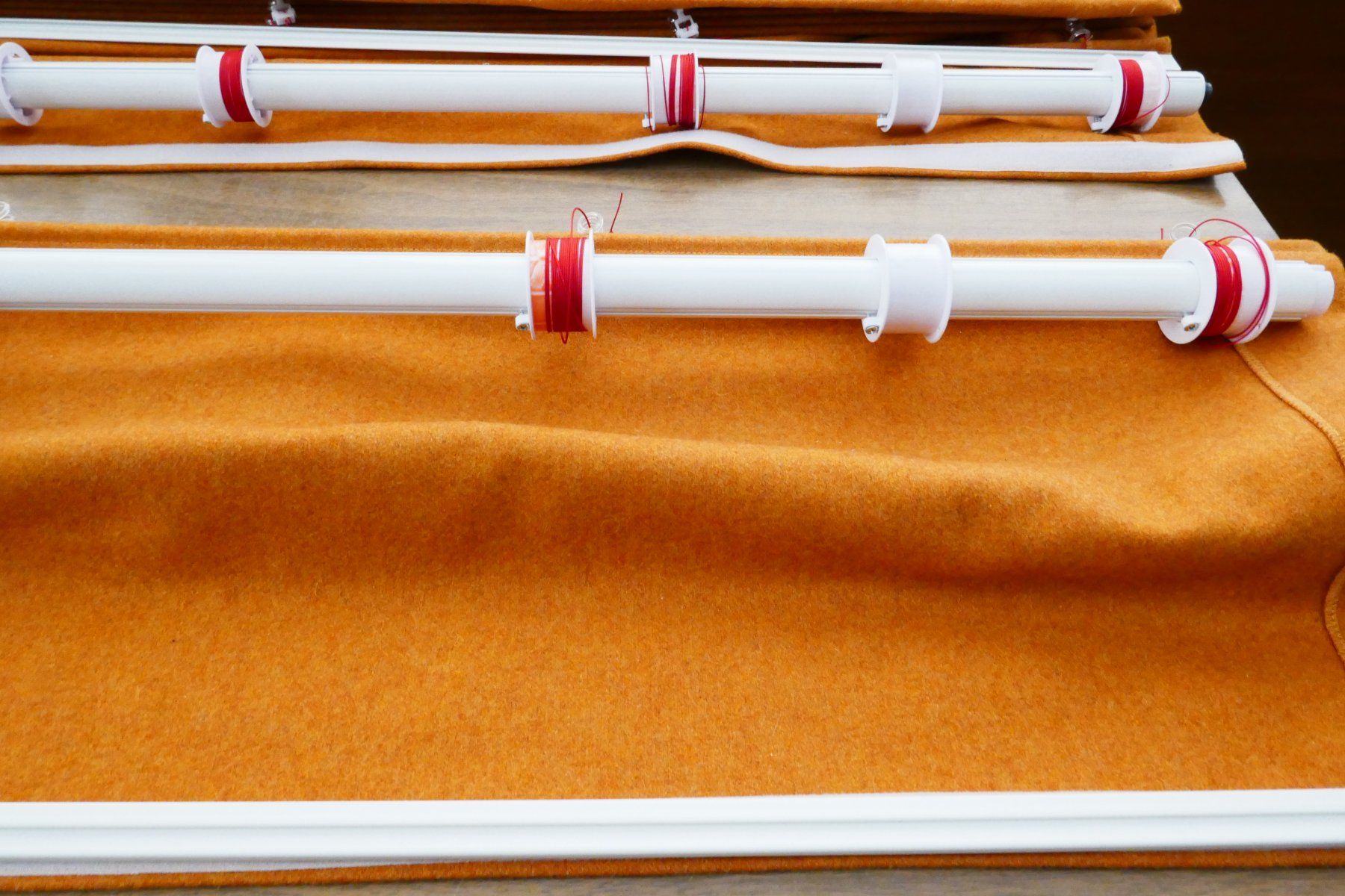 Vorhänge: Akustikvorhänge/Schallschutzvorhänge orange Raffrollosystem – Gebraucht aus Port von uzuku 3