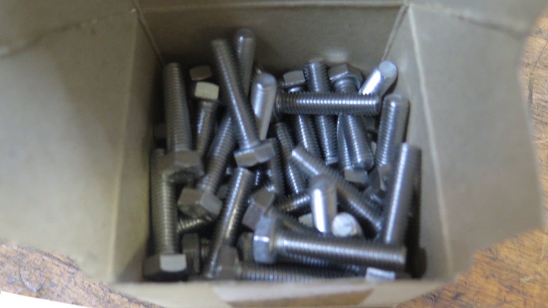 Alle Werkzeuge: Rostfreie Schrauben M8x35 DIN 933 A4 – Neu und originalverpackt aus Eiken von HSE44 2