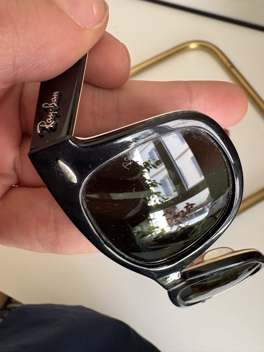 Ray-Ban Occhiali & Lenti: Ray-Ban Wayfarer édition limitée – Usato da Neuchâtel venduto da sharposneaks 3