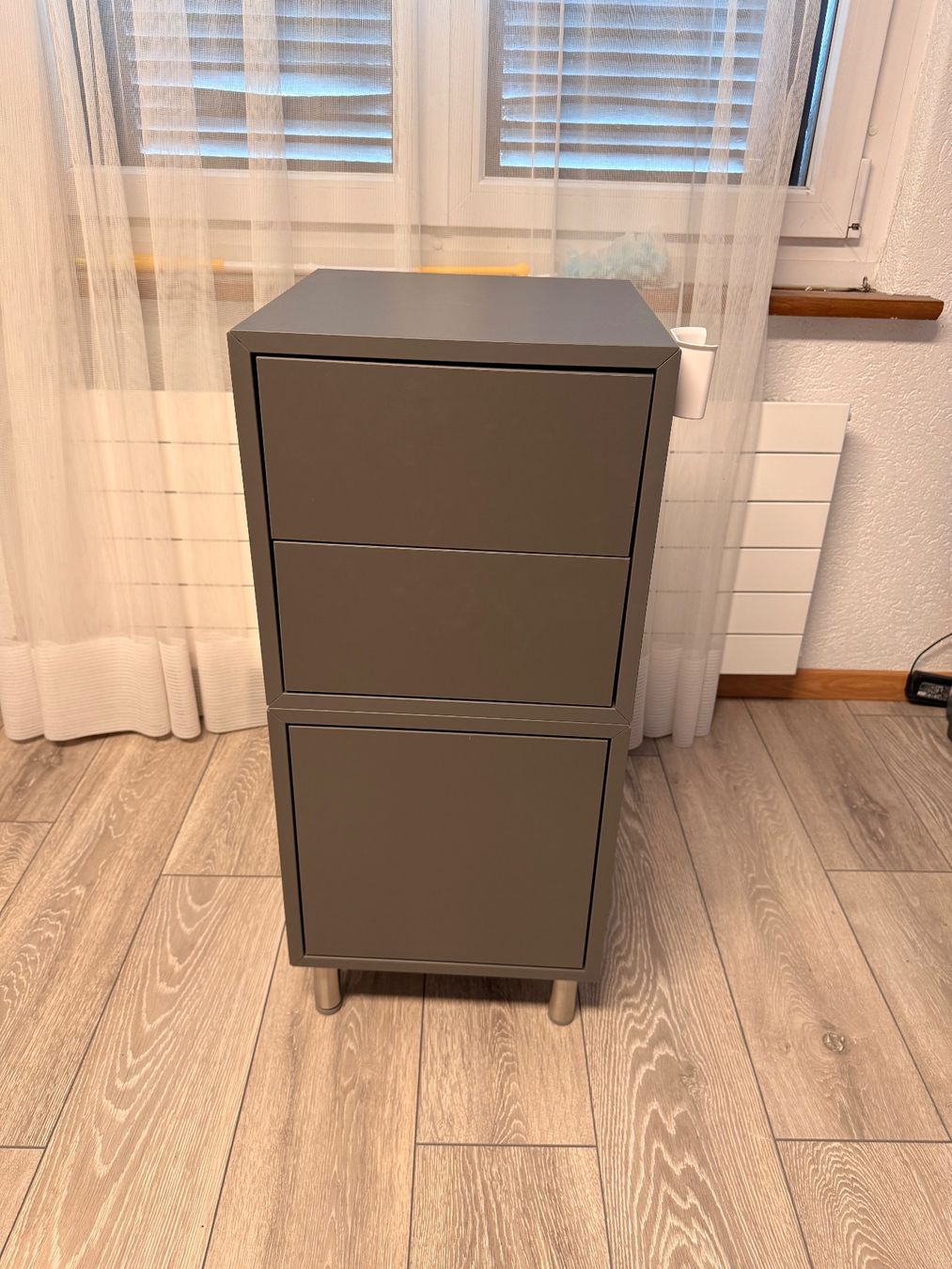 Ikea Comodini: IKEA Nachttisch/Kommode mit viel Stauraum – Nuovo (secondo la descrizione) da Niedergösgen venduto da Macale97