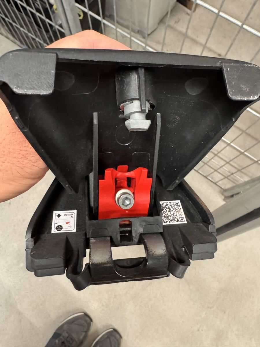 Original Skoda Octavia roof rack (Gebraucht) in Zürich für CHF 80 – nur ...