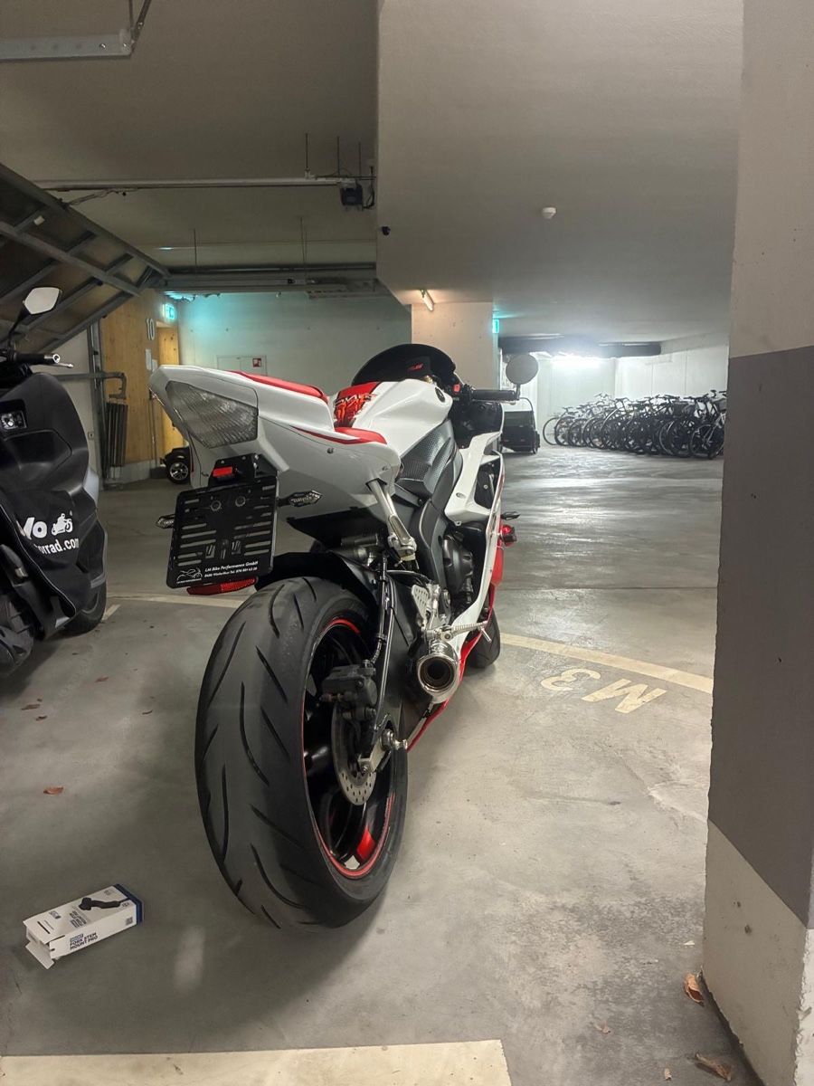 Yamaha Strada: Yamaha R6 Sport-Motorrad – Usato da Chur venduto da lululemooon 5