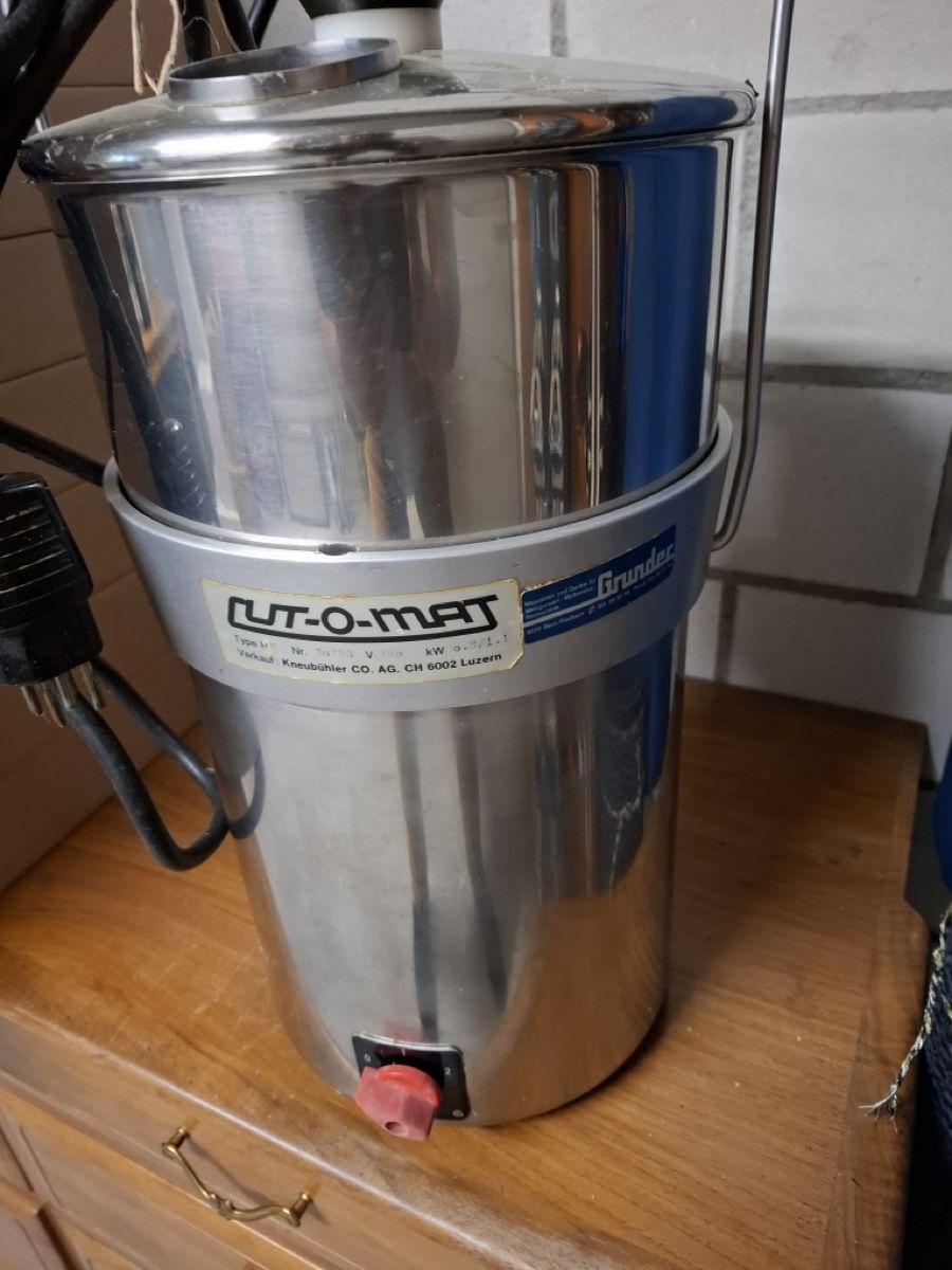 Elettrodomestici da cucina: Cut-o-Mat, Inhalt 5 lt – Usato da Lohn-Ammannsegg venduto da ire_kjh9 1
