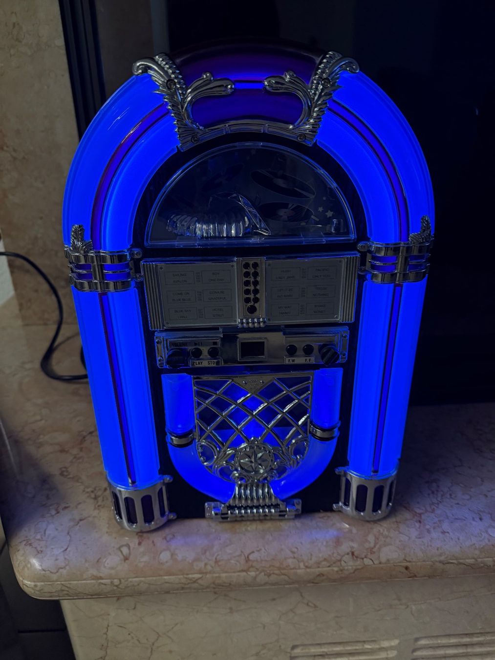 Musiktruhen: Radio Jukebox - Wurlitzer Vintage Musikbox – Gebraucht aus Wettingen von bar7 1