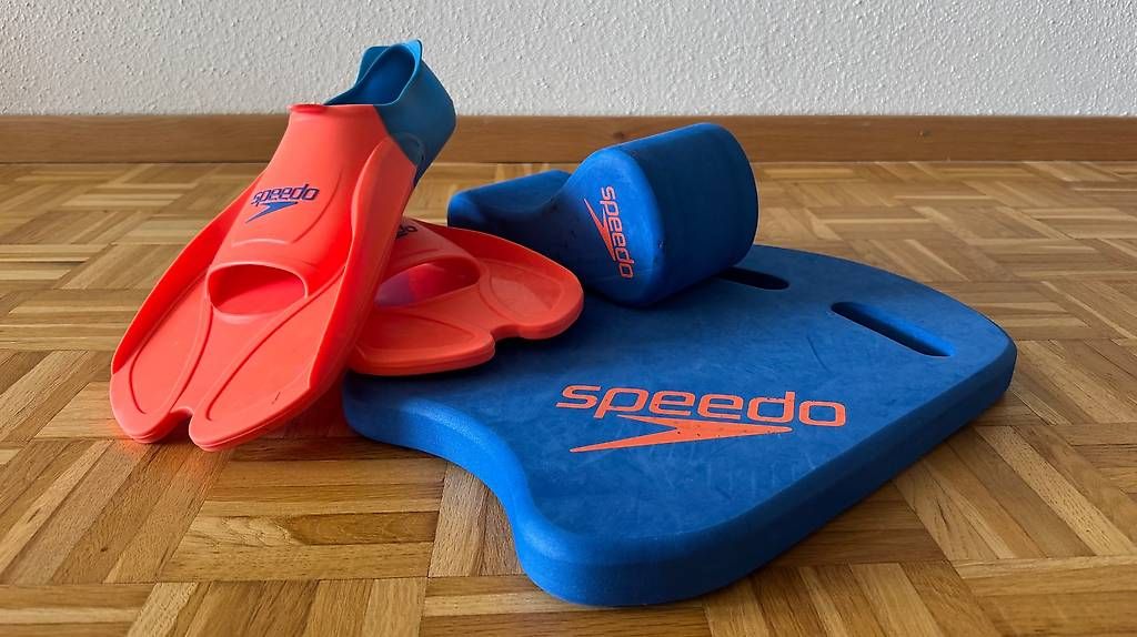 Palmes, Masques & Tubas: Speedo Schwimmset - Flossen, Schwimmbrett, Pullboy – D'occasion à Wettswil par samuelvontobel