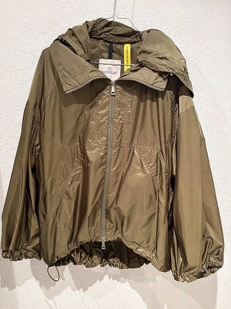 Moncler Regenjacke Grösse M