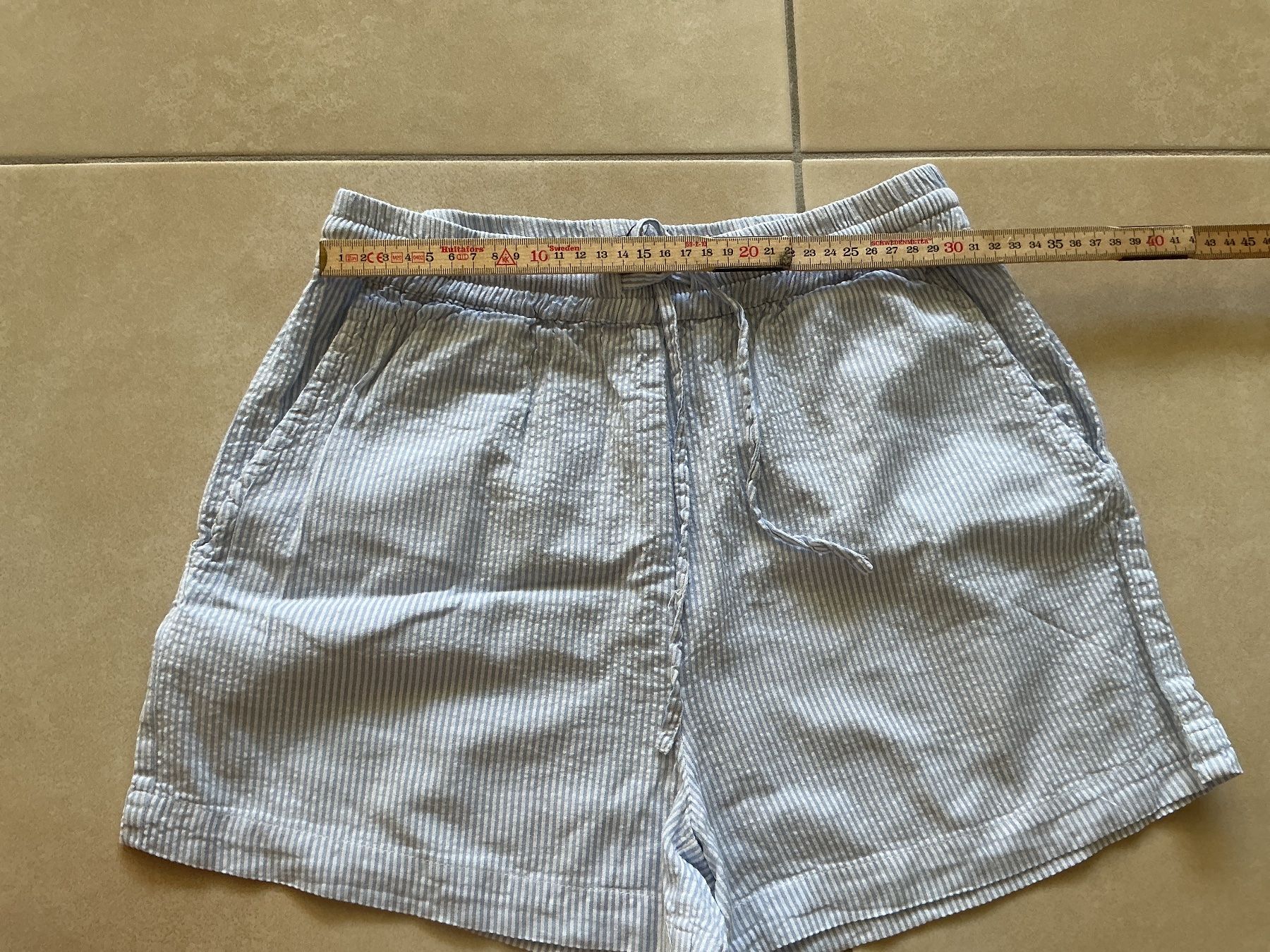 Only Pantalons: Kurze Hose gestreift Grösse XS – D'occasion à Frauenfeld par Stehojen 4