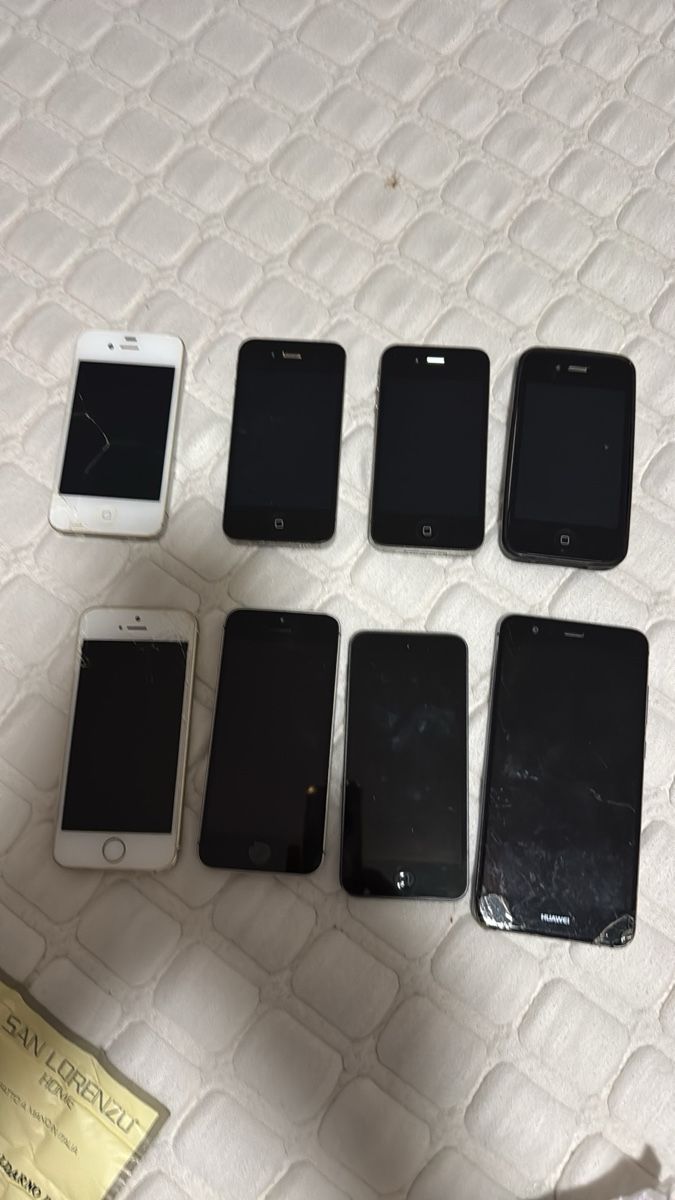 Apple Telefoni cellulari / Smartphones: iPhone se – Difettoso da Buttikon SZ venduto da alf_g6sd