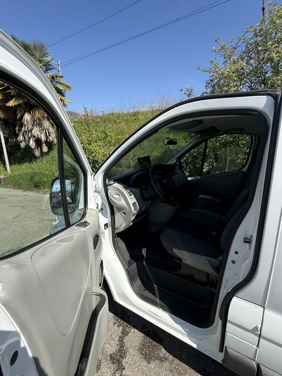 Servizi & Riparazioni: Miete 9 platzte Minivan – Usato da Chiasso venduto da she_9rhj 6