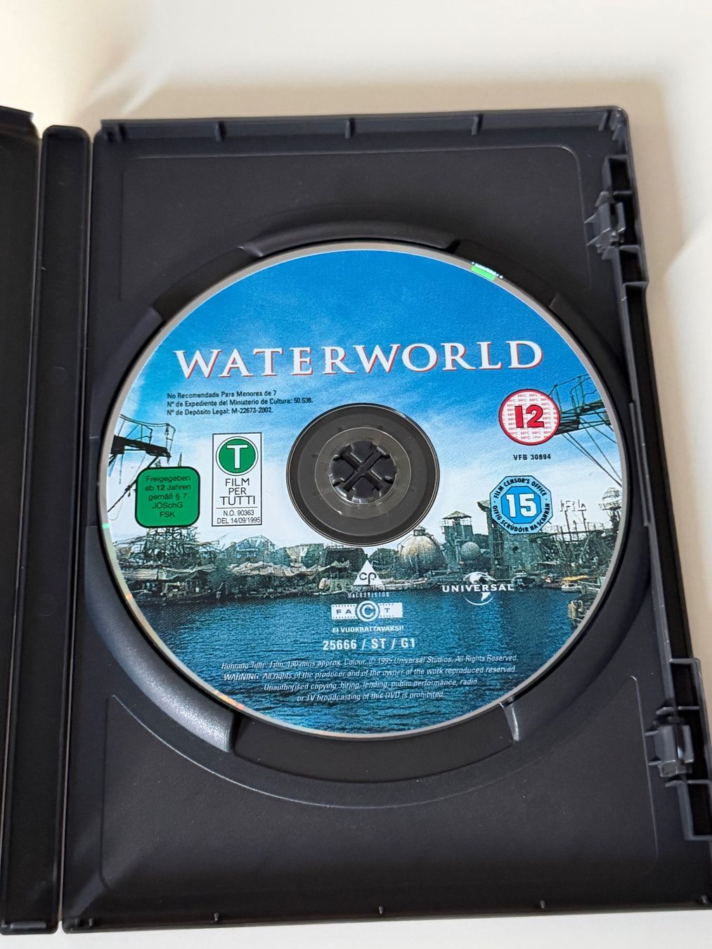 Tutti i DVDs: DVD Waterworld Kevin Costner – Usato da Altstätten SG venduto da sheamus 2