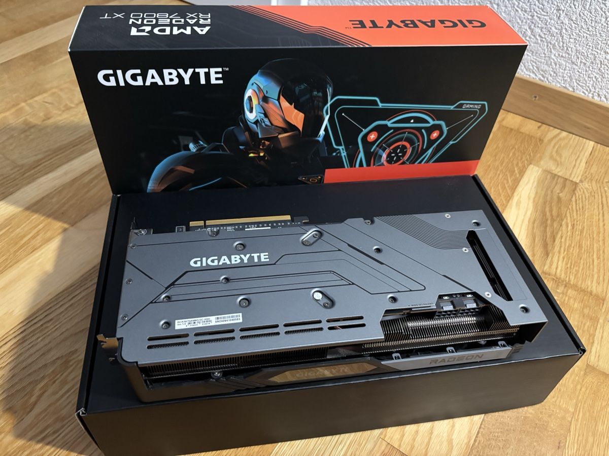 Amd Cartes graphiques: AMD Radeon RX 7800 XT – D'occasion à Magden par llg_twd8 4