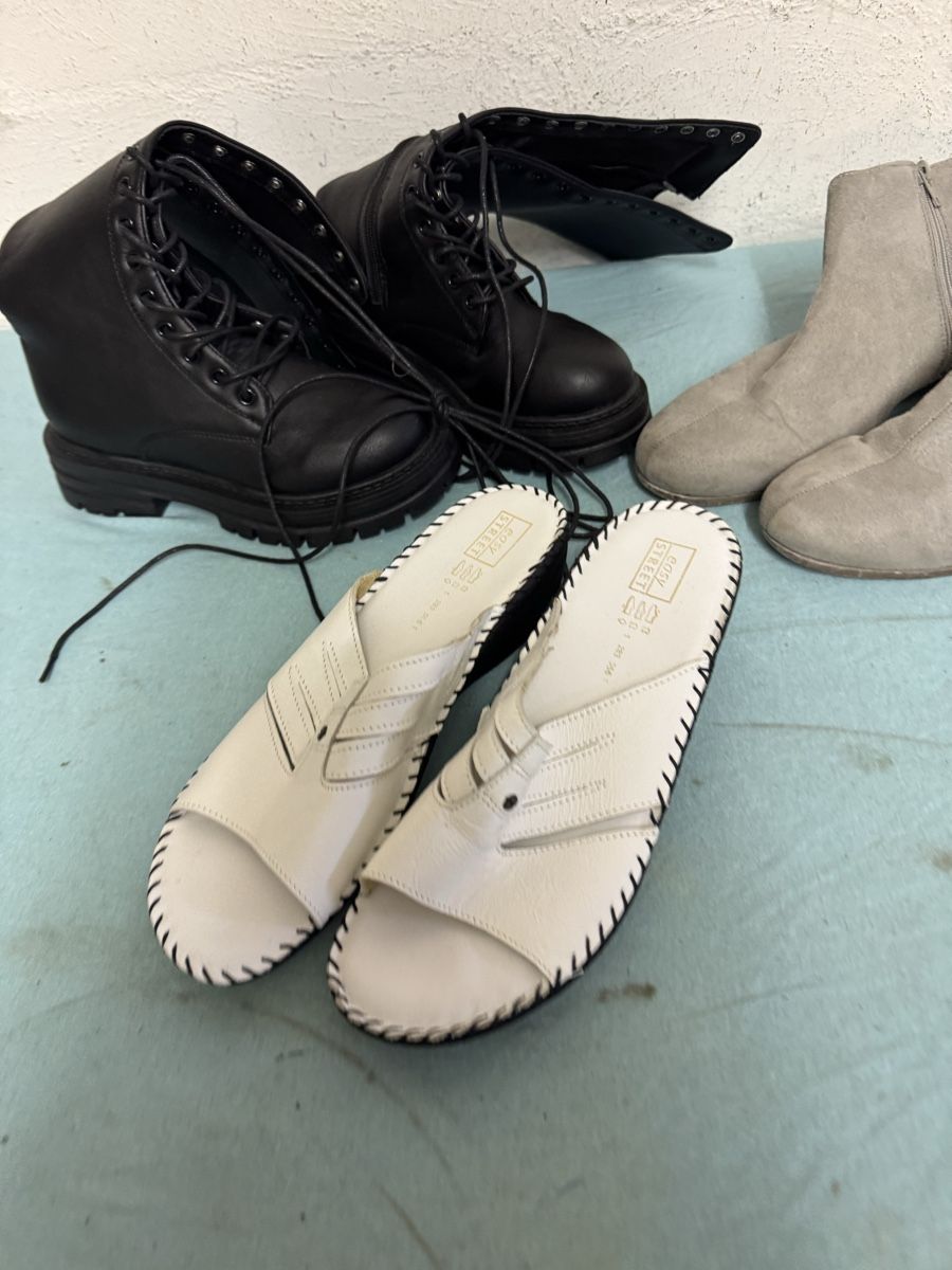 Scarpe da donna: Verschiedene Schuhe Nr 70 – Usato da Effretikon venduto da Effi0111 1