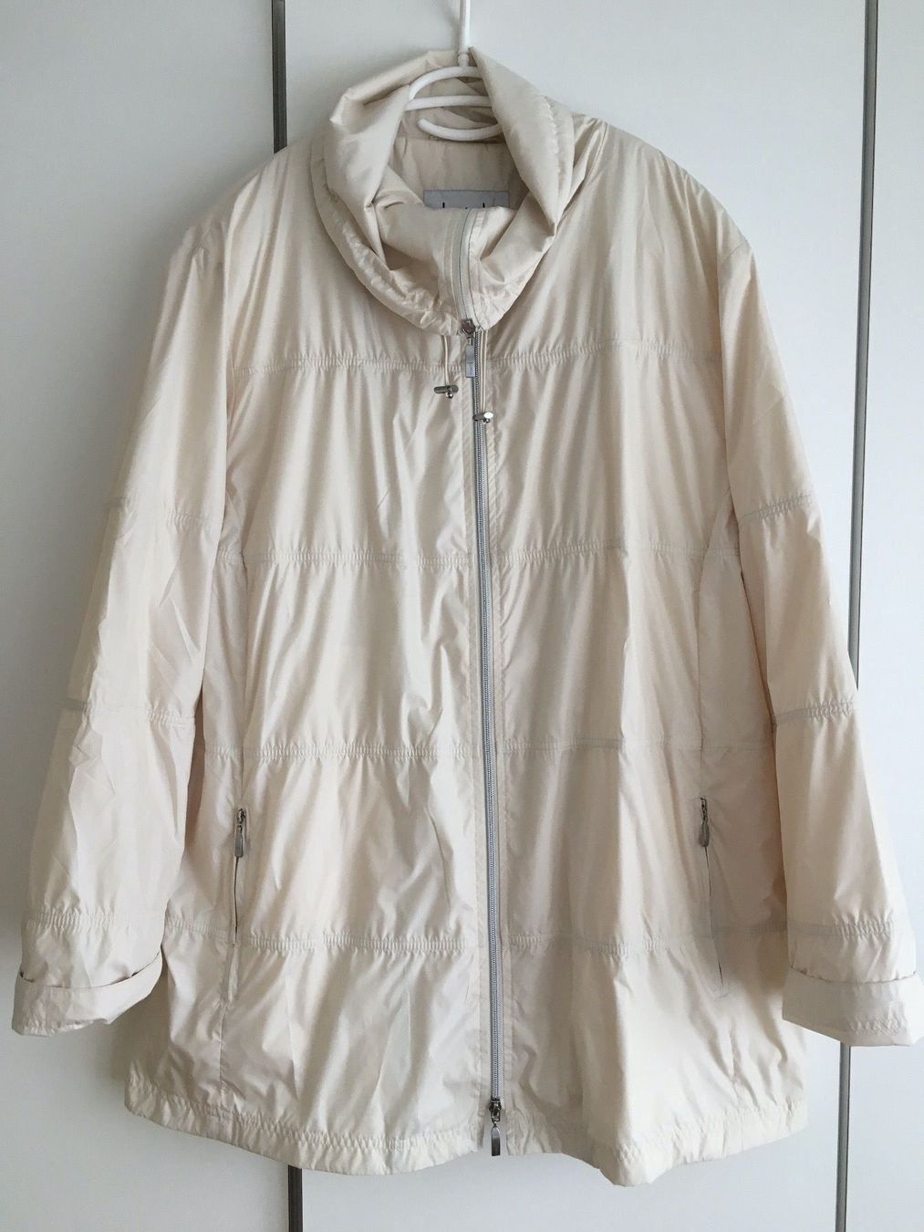 Giacche: Neue wunderschöne Windjacke aus Baumwolle, Farbe Ivory – Nuovo (secondo la descrizione) da Bern venduto da Smile-2707