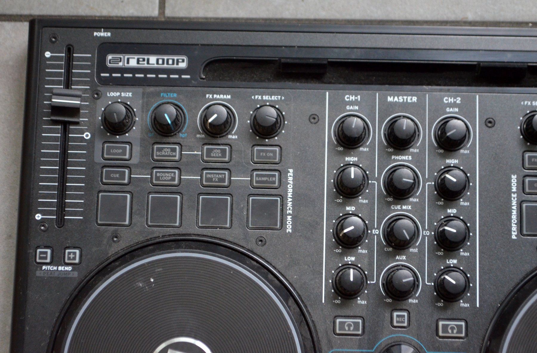Reloop Platines de mixage: DJ Reloop Beatpad DJ Mixer / DJ Controller – D'occasion à Collonges par arashee 3