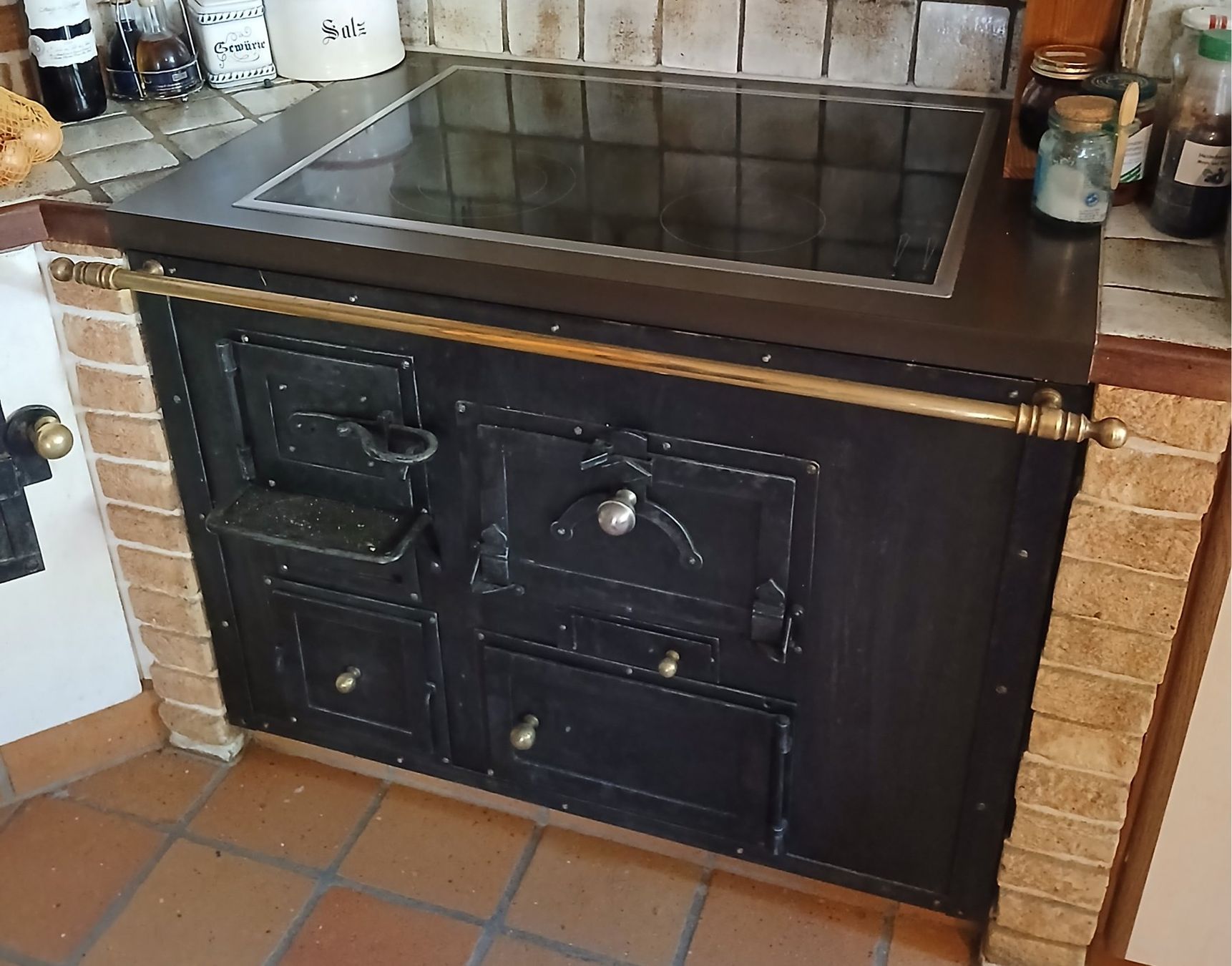 Cucine: Antiker Holzherd > nur leere Front – Difettoso da Bilten venduto da Archiv55 5