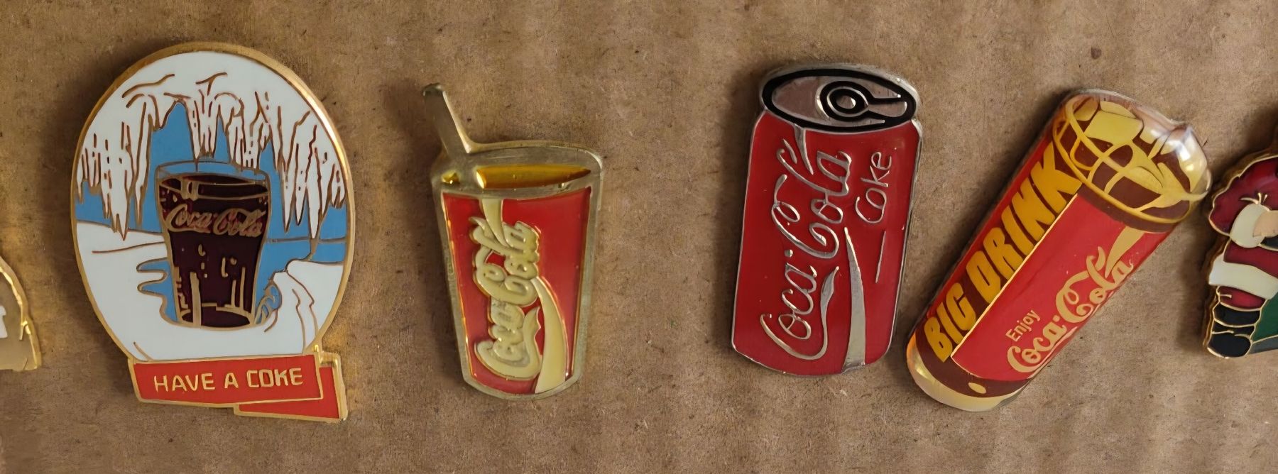 Coca-Cola Plaketten & Abzeichen: 9 Coca Cola Pins – Gebraucht aus Luzern von Luzern_Energy 2
