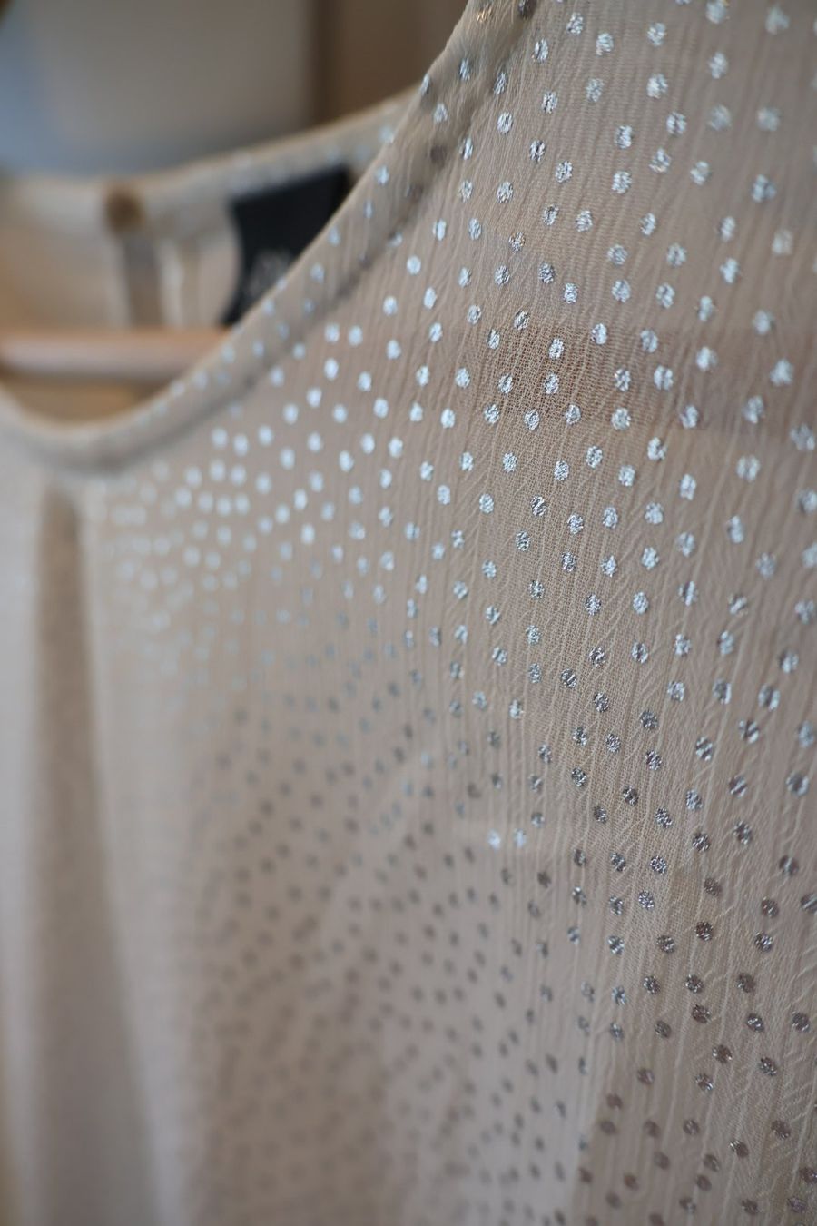S.Oliver Blusen: Weisse s.Oliver Bluse mit Glitzerpunkten – Gebraucht aus Winterthur von jul_v9wx 3