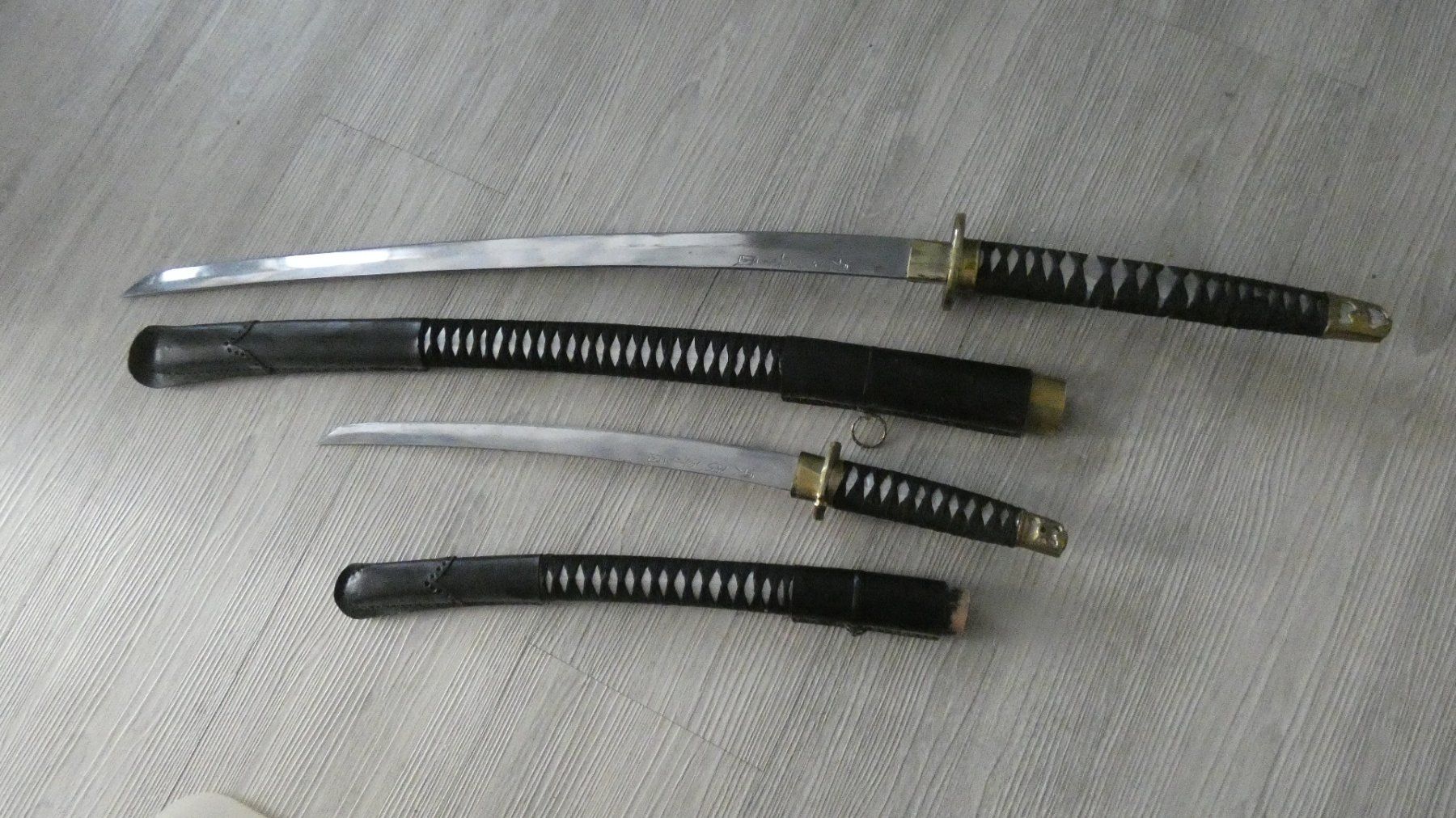 Arte internazionale: Zier Katana und Tanto, Schwerter – Usato da Arbon venduto da hefu02