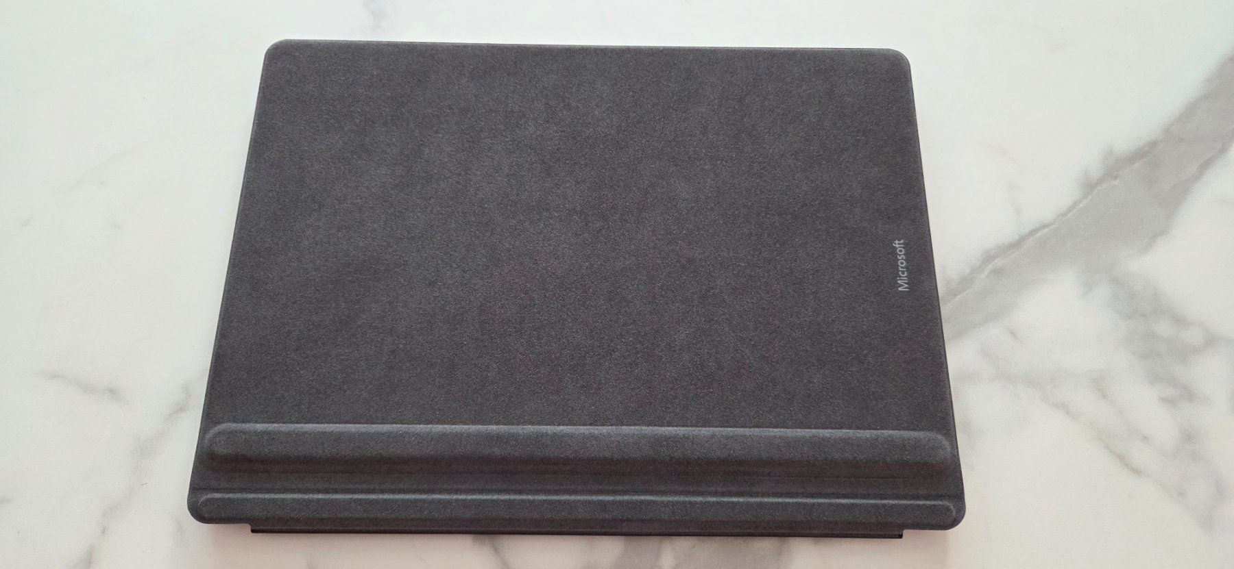 Microsoft Notebook: Microsoft Surface Pro 10 5G, 64GB, 1TB + Flex Keyboard + Pen – Usato da Horgen venduto da aiac0 5