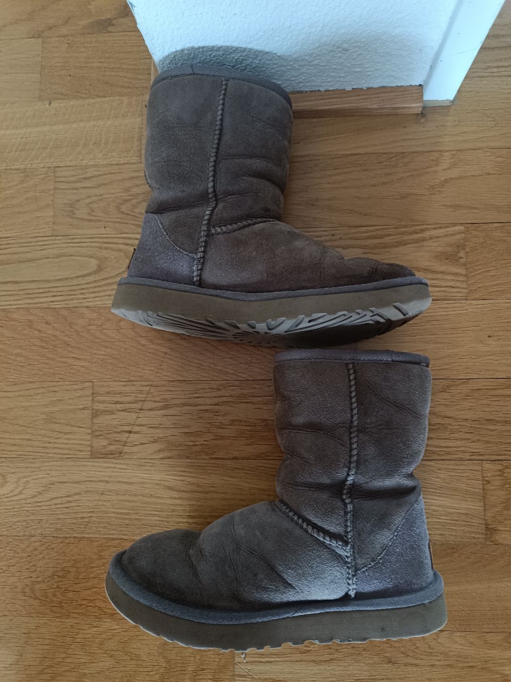 Ugg Scarpe da donna: Ugg Boots Gefüttert Braun Gr. 36 – Usato da Adlikon b.Regensdf venduto da ViPaGl