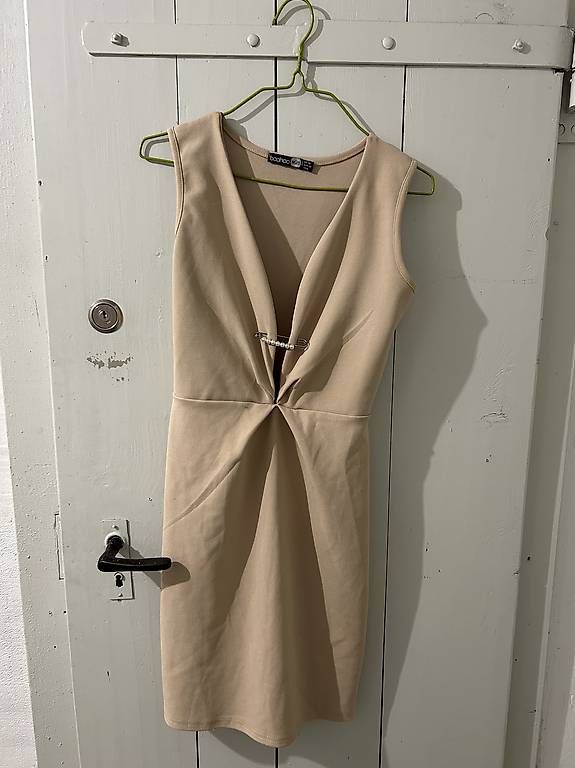 Kleider: Sexy Sommer Beige Kleid – Gebraucht aus Bern von marijukas 1