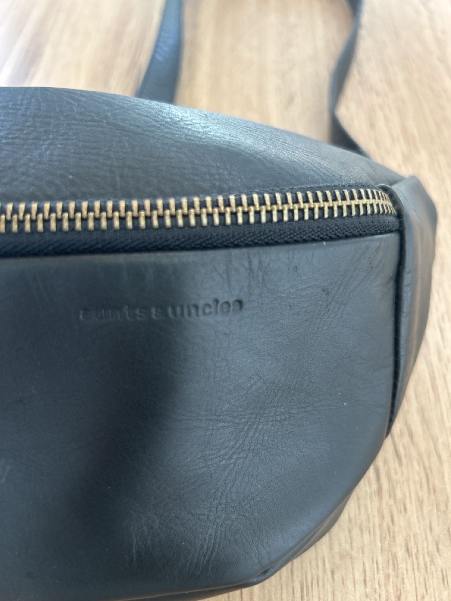 Aunts & Uncles Taschen: Aunts and Uncles Bauchtasche – Gebraucht aus Engelberg von ejierfaijs 1