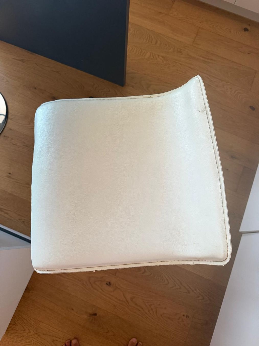 Tischset: Modernes Bartisch-Set (Anthrazit) & 2 Barhocker – Gebraucht aus Siebnen von sta_x7zz 7