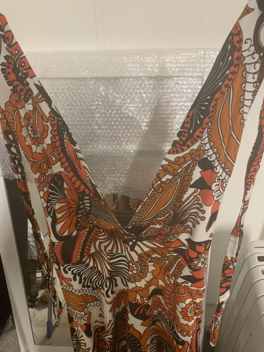 H&M Vestiti: Kleid lang, rueckenfrei, Gr. 34,farbig – Usato da Kaltbrunn venduto da Modern 1