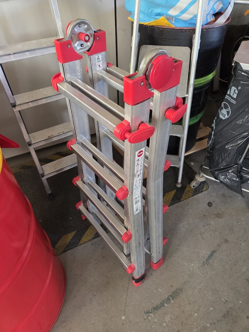 Hailo Scale: Aluminium Leitern Konvolut – Usato da Oberhasli venduto da General-Dealer 1
