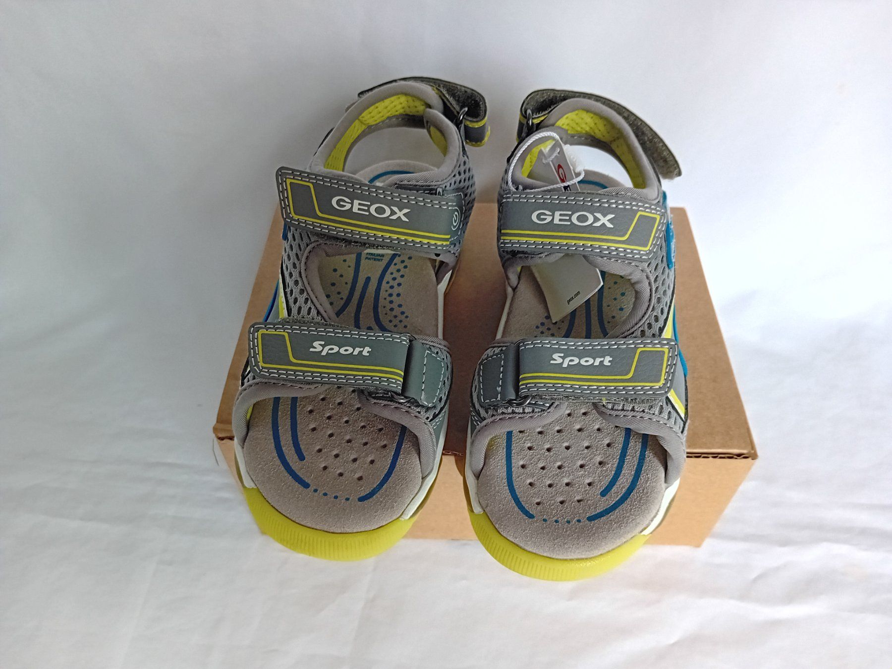 Geox Scarpe per ragazzi: Geox Sandale Android mit Blinkender Sohle Gr.34 Grau Neu – Nuovo (secondo la descrizione) da Schweizersholz venduto da freyle1 1