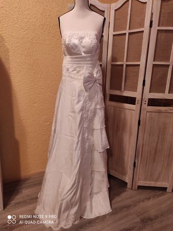 Hochzeitskleid mit Perlen bestickt Gr.S 🕊️