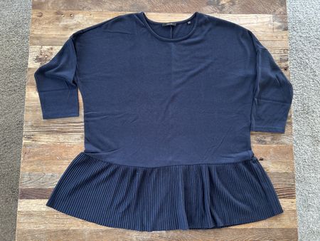 Opus Damen Pulli Gr. 44 dunkelblau plissiert guter Zustand