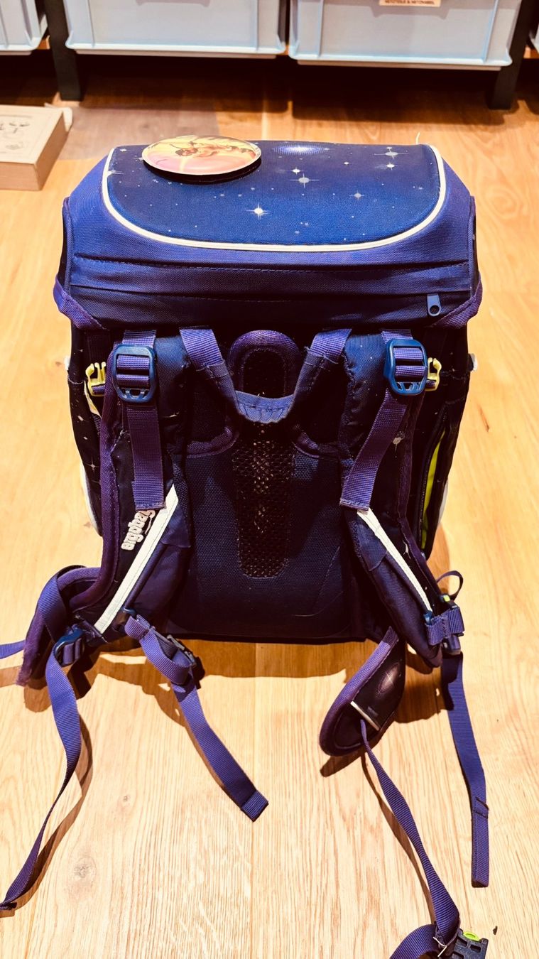 Ergobag Zaini: Ergobag Cubo Schulthek mit Sternenmotiv – Usato da Hinwil venduto da Oler 3