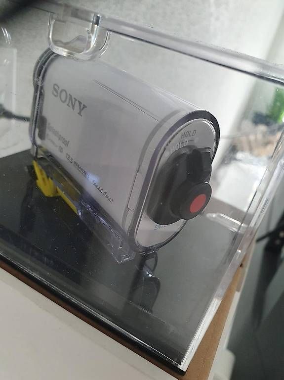 Fotocamera: Sony HDR-AS100V mit Remote Control RM-LVR2 (Versand 9F) – Usato da Mendrisio venduto da rappoport 2