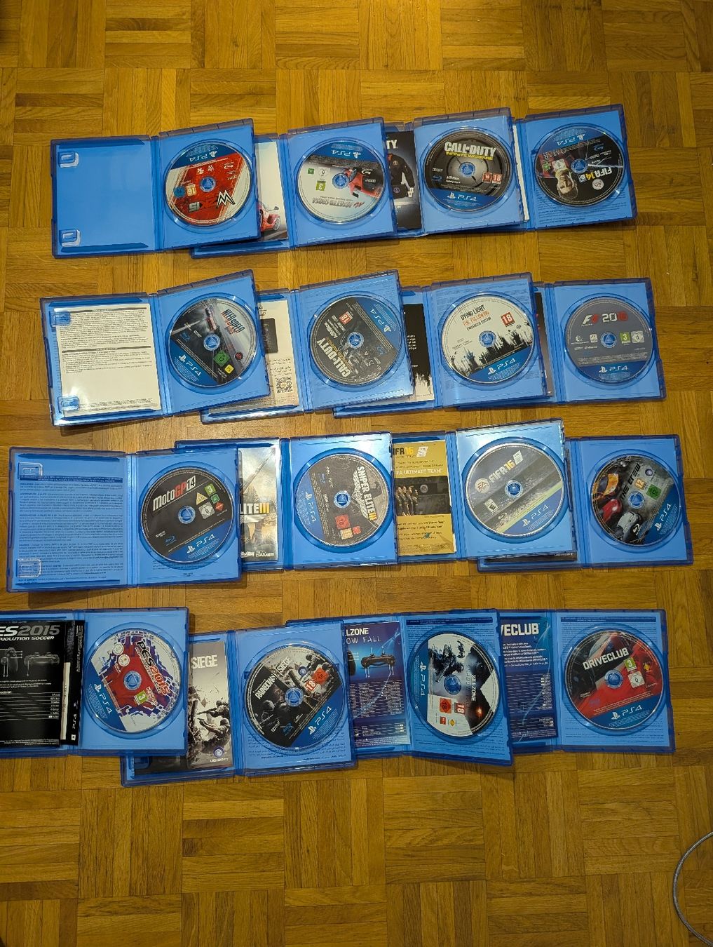 Sony Giochi: Pack de 16 Jeux PS4 – Usato da Genève venduto da mat_k9pn 1