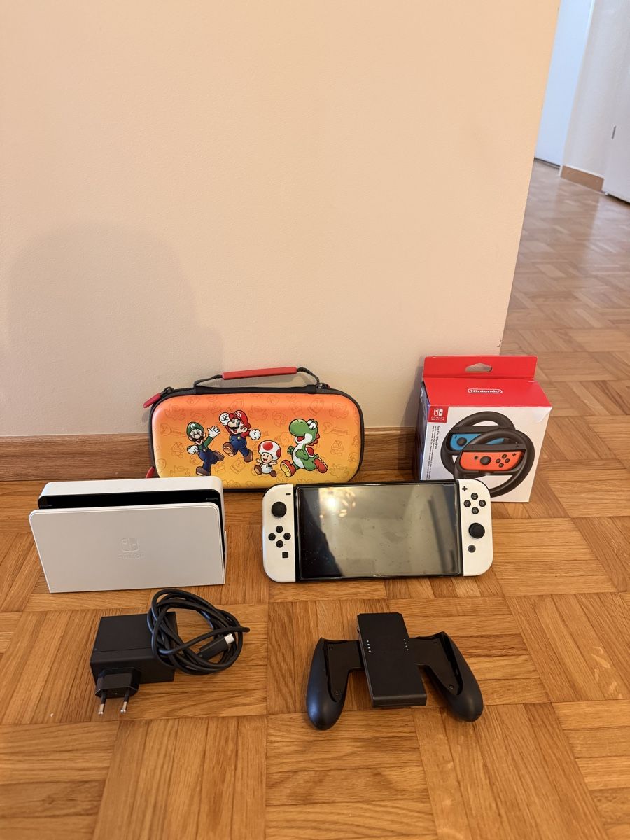 Nintendo Konsolen: Nintendo Switch OLED Mario Edition neuwertig – Neu (gemäss Beschreibung) aus Wangen ZH von ADB2 1