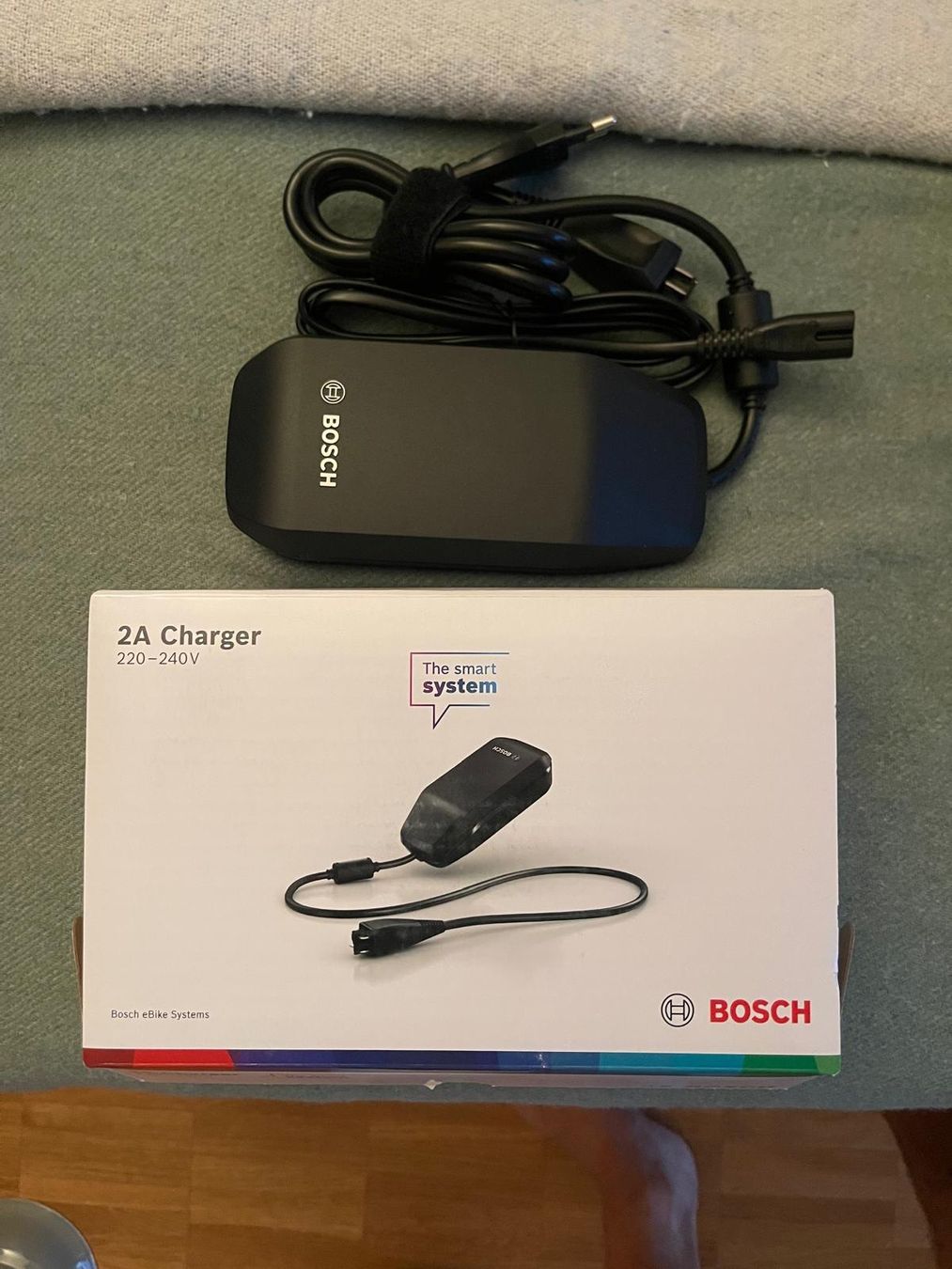 Ladegeräte: Bosch EBike Ladegerät 2a PC3200 (siehe Bild) – Gebraucht aus Basel von Feidishiz 1