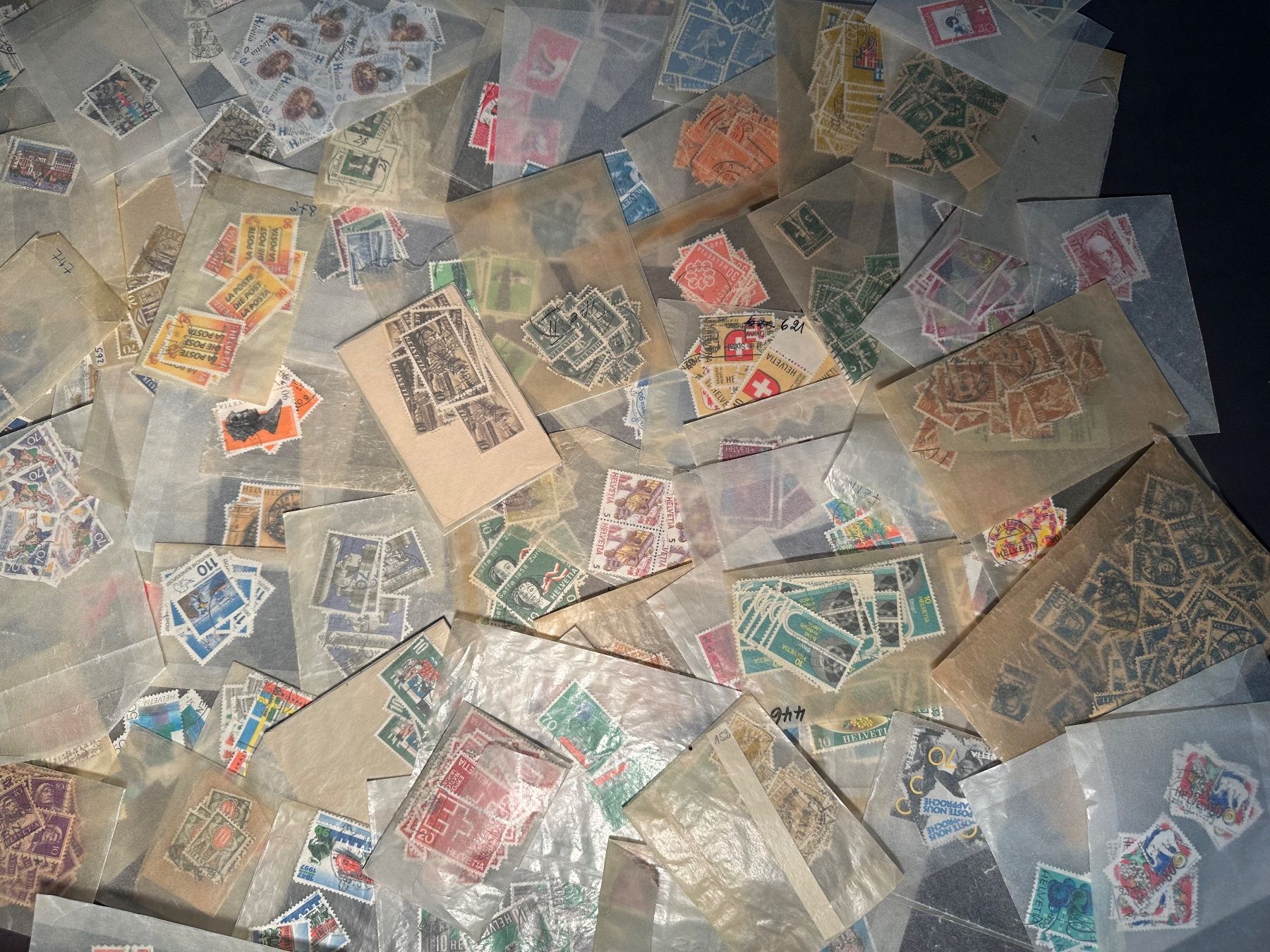 Tous les timbres: Briefmarkensammlung Tüten – D'occasion à Stettfurt par 2442 1