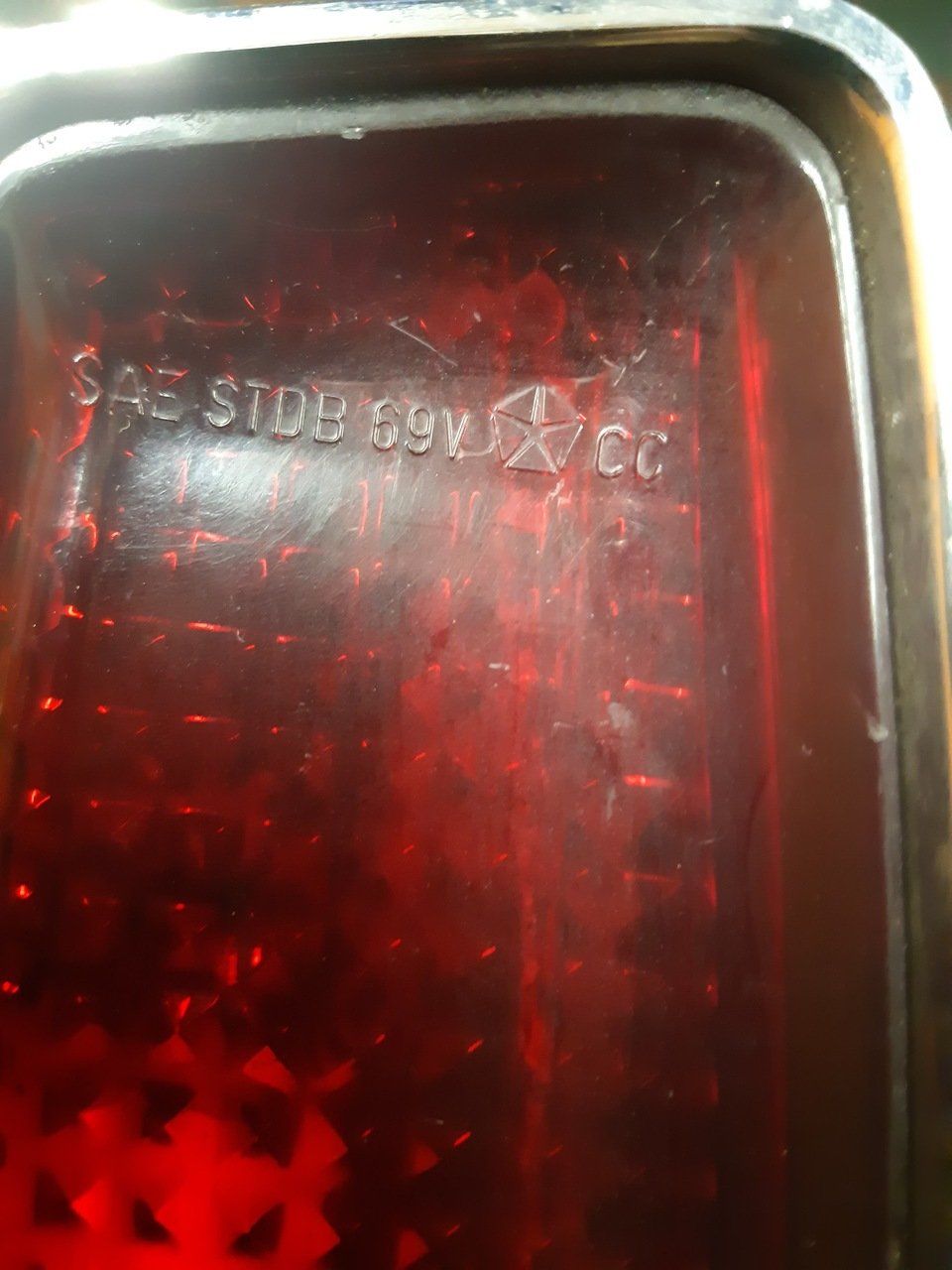 Alle Autoersatzteile: 1969 Valiant Hecklampen Tail Lights – Gebraucht aus Niedergösgen von usc_8qc6 3