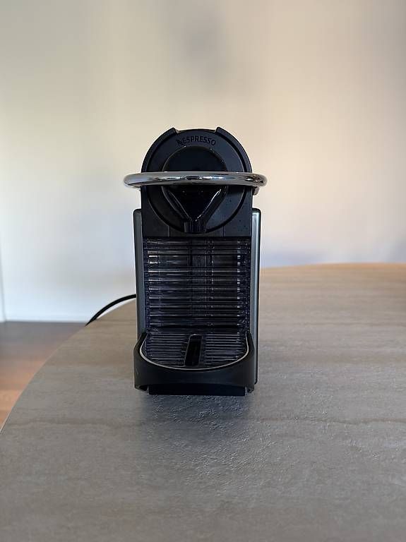 Macchine per caffè & Macchine per espresso: Macchina da caffè Nespresso Pixie Krups  buone condizioni – Usato da Paradiso venduto da rig_9s7t